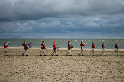&Aring;bning p&aring; Bl&aring;vand Strand